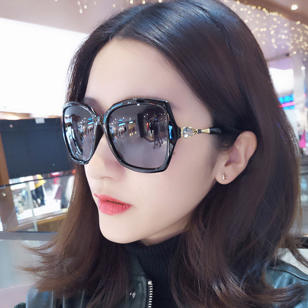 Σύγχρονα γυναικεία γυαλιά ηλίου με λεπτό πλαίσιο και διακοσμητική πέτρα σε διάφορα χρώματα