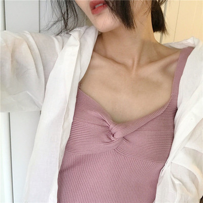 Top tricot de primăvară cu o împletitură în diferite culori