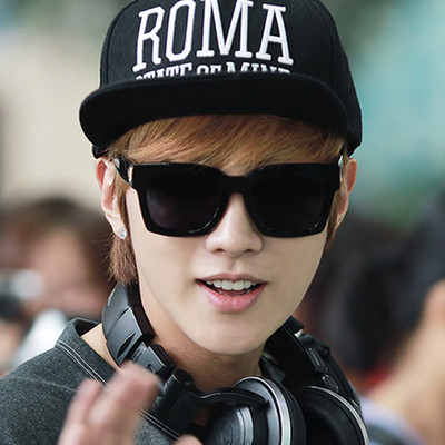 Κομψά ανδρικά γυαλιά ηλίου με προστασία UV σε διάφορα χρώματα