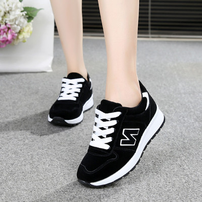 Καθημερινά αθλητικά παπούτσια για κορίτσια σε διαφορετικά χρώματα με δεσμούς