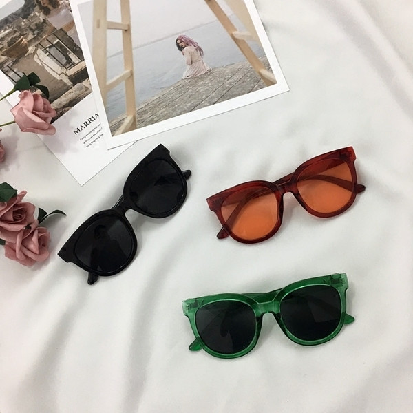 Klasszikus női napszemüveg két színben