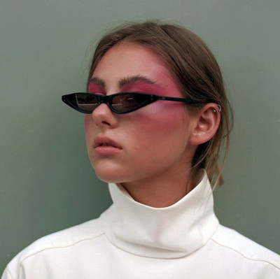 Нестандартни дамски слънчеви очила с интересни стъкла в четири цвята