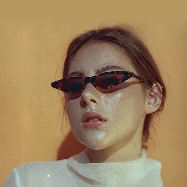 Nem szabványos női napszemüveg érdekes szemüveggel négy színben