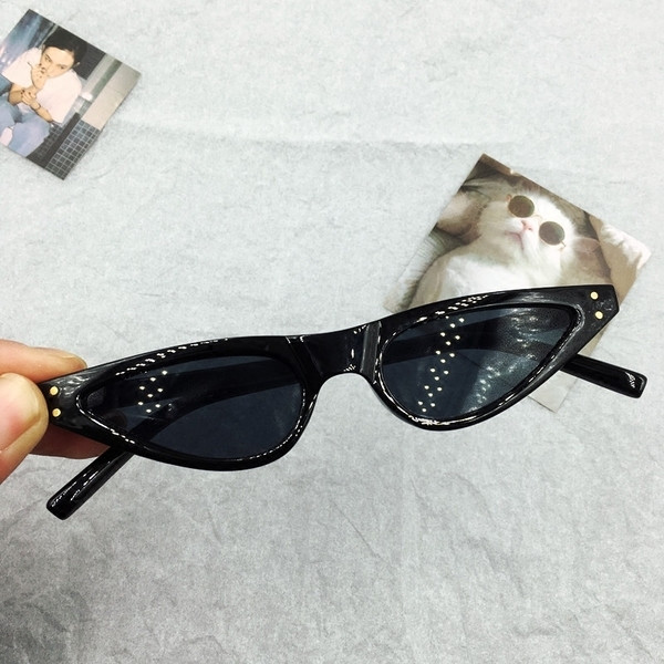 Nem szabványos női napszemüveg érdekes szemüveggel négy színben