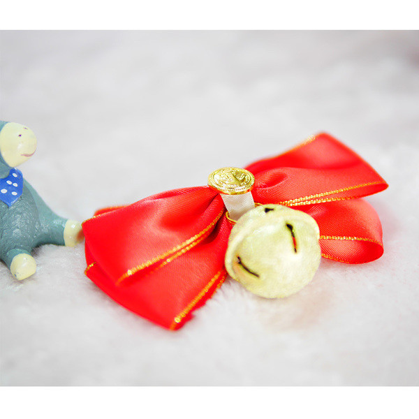 Papion frumos roșu cu clopoțel de câine