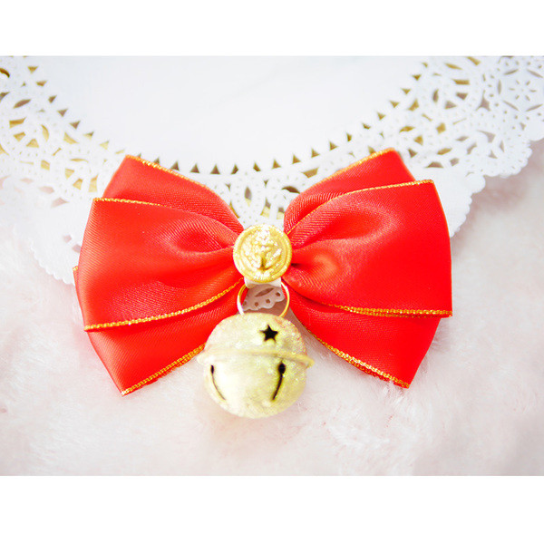 Papion frumos roșu cu clopoțel de câine