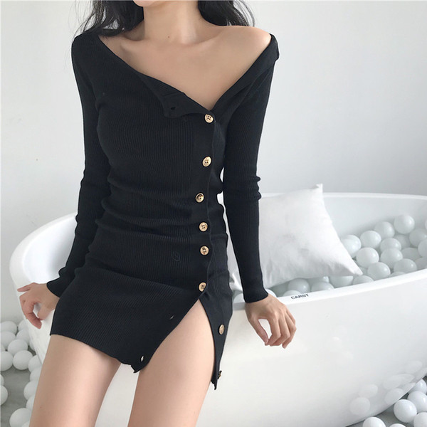 Nem szabványos és elasztikus rövid női ruha oldalsó gombokkal