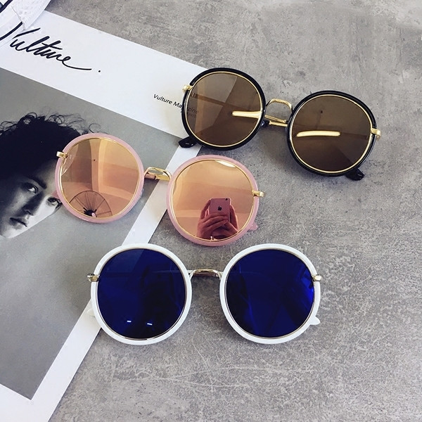 Ochelari de soare de dama actuali cu lentile rotunde in mai multe culori