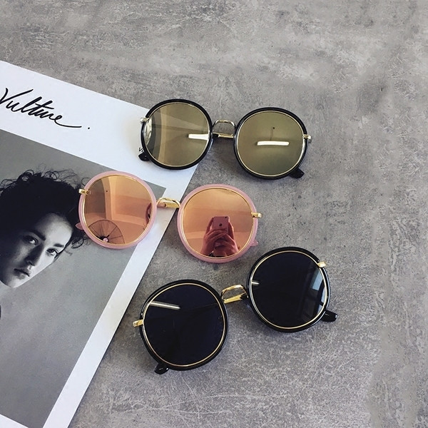 Ochelari de soare de dama actuali cu lentile rotunde in mai multe culori