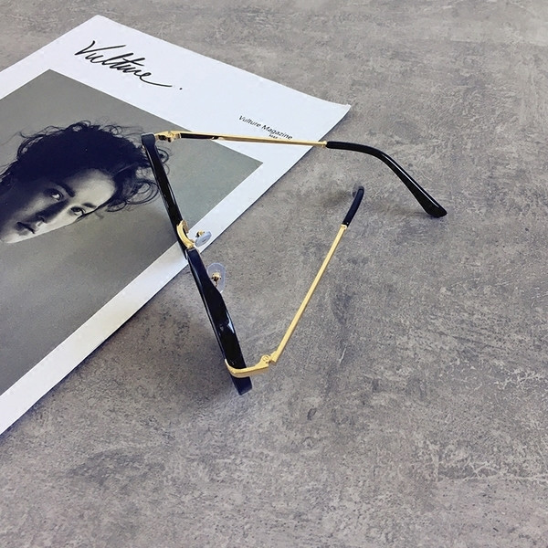 Ochelari de soare de dama actuali cu lentile rotunde in mai multe culori