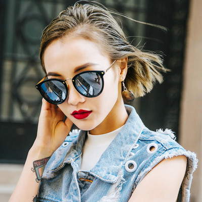 Καθημερινά γυαλιά ηλίου με UV προστασία και γυαλιά καθρέφτη σε διάφορα χρώματα