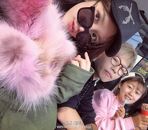 Klasszikus női napszemüveg fekete színben