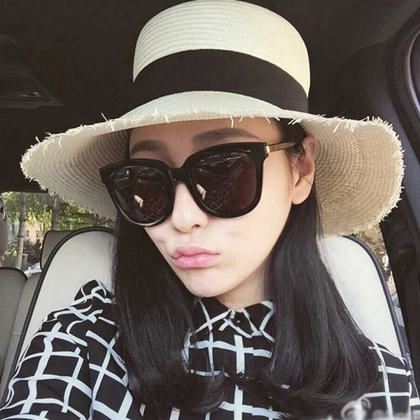 Klasszikus női napszemüveg fekete színben