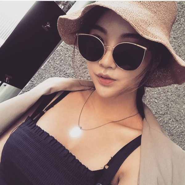 Ochelari de soare eleganti, cu ochi de pisica, in mai multe culori