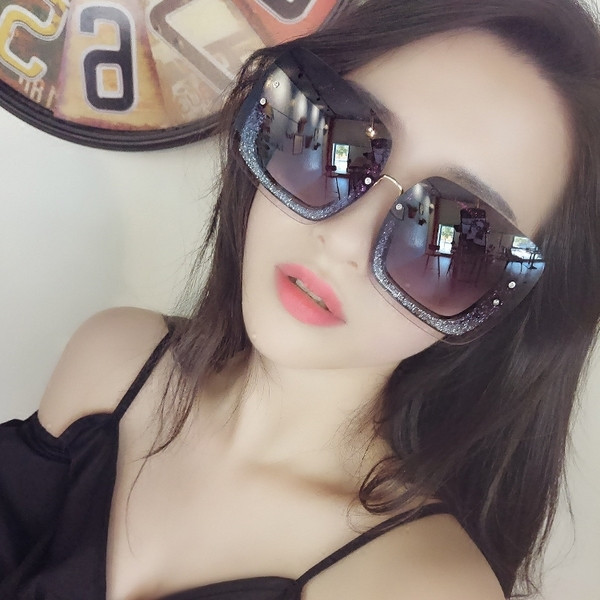 Ochelari de soare eleganti de dama cu lentile patrate mari, doua modele