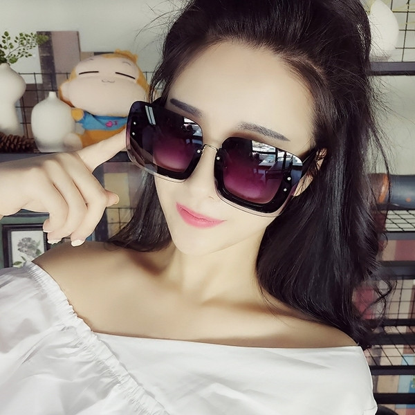 Ochelari de soare eleganti de dama cu lentile patrate mari, doua modele