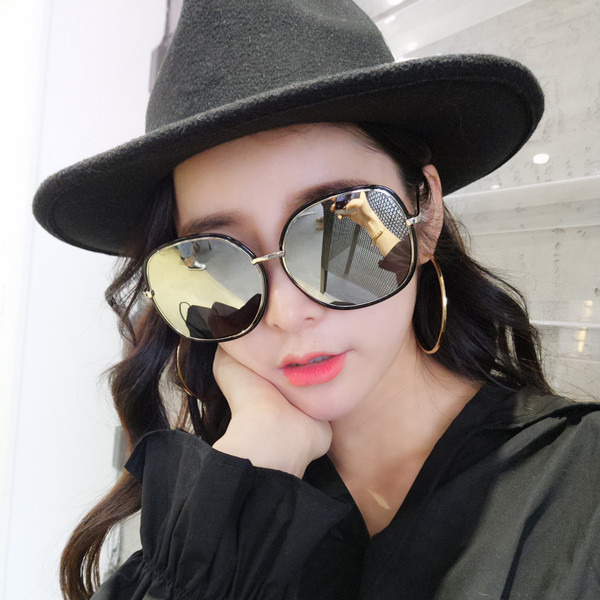 Ochelari de soare ovali de dama eleganti cu rama subtire, doua modele