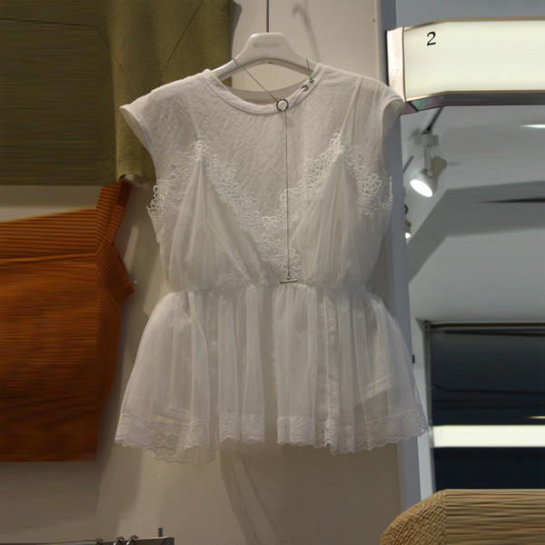 Maieu de dama din dantela cu elastic, subliniind talia in alb