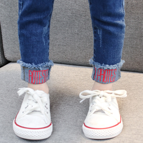 Καθημερινά παιδικά τζιν για κορίτσια σε δύο χρώματα