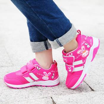 Παιδικά μοντέρνα πάνινα παπούτσια για κορίτσια σε ανοιχτά χρώματα με πολύχρωμη εκτύπωση