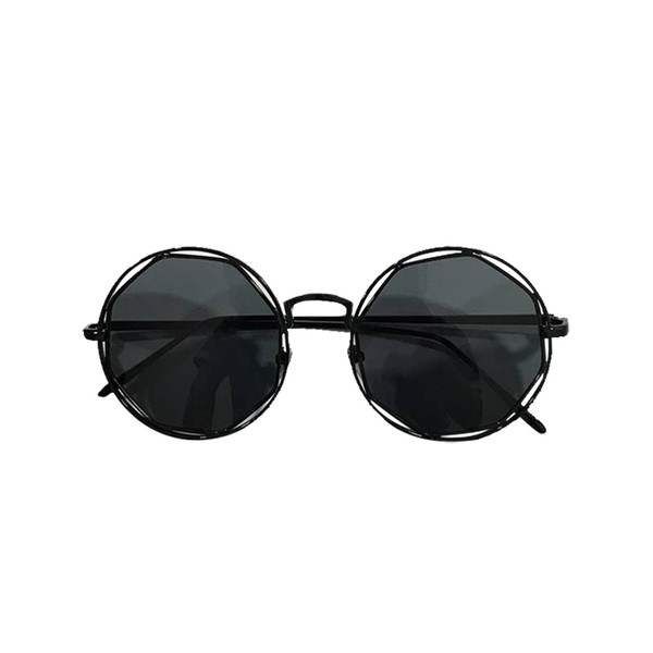 Γυναικεία γυρισμένα γυαλιά ηλίου σε πολλούς χρωματισμούς