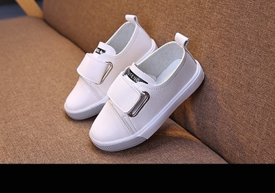 Tenisi casual pentru copii pentru fete in trei culori cu elemente metalice si velcro