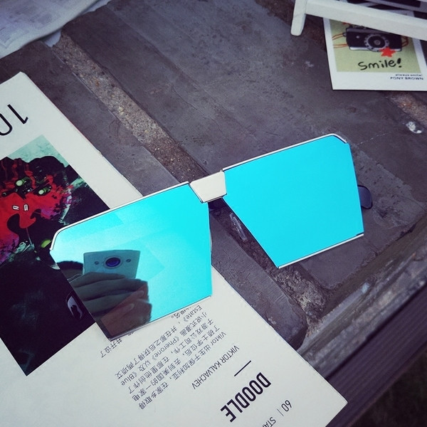 Ochelari de soare de damă non-standard în mai multe culori