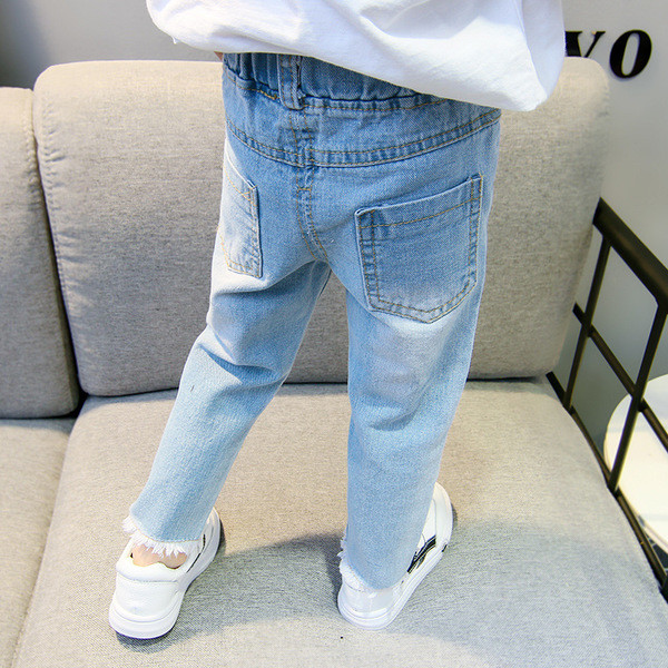 Blugi de copii eleganti pentru fete rupti cu o mini aplicatie - doua modele