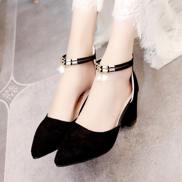 Sandale de damă ascuțite închise cu decor metalic și toc în negru și gri