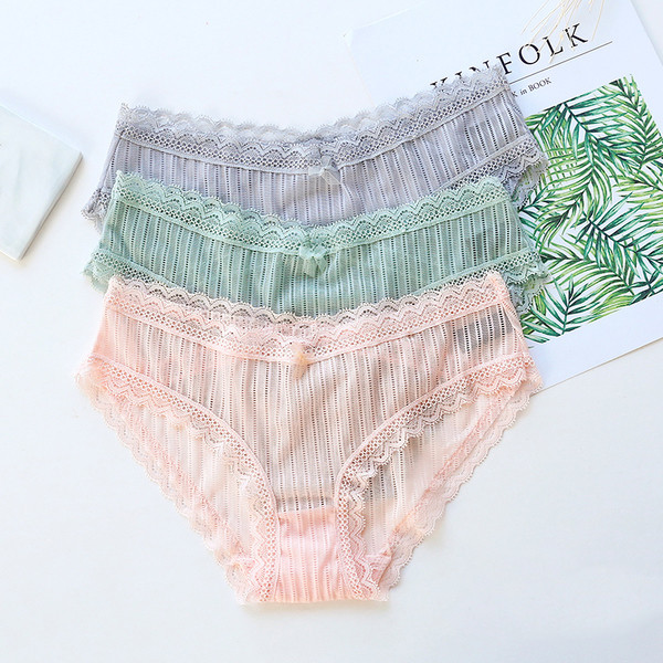 Γυναικείο σετ  - 3τμ. γυναικεία μπικίνι σε διάφορα χρώματα και μεγέθη