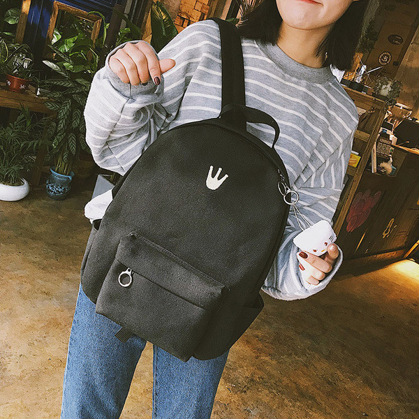 Rucsac de damă în diferite culori, cu un mic buzunar exterior și broderie colorată