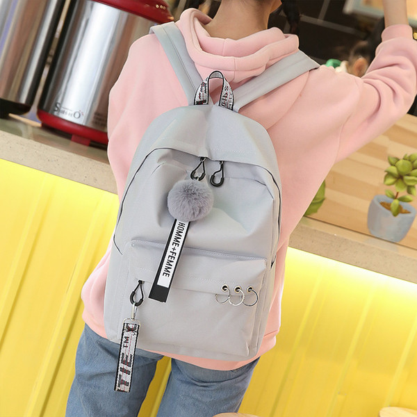 Női hétköznapi hátizsák három színben, fém elemekkel