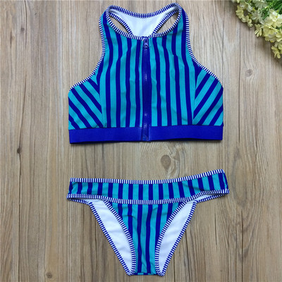 Costum de baie actual pentru doamne în două părți în albastru și roșu