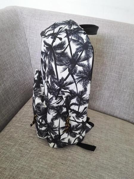 Rucsac de damă în două modele cu motive florale și inscripție