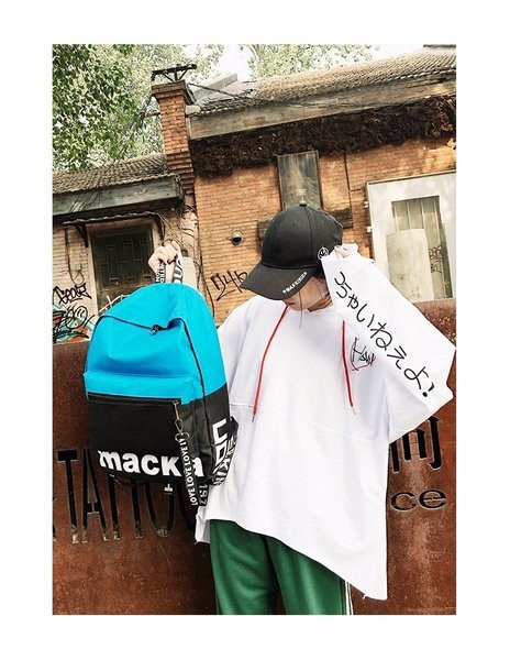 Rucsac de damă în diferite culori cu inscripție