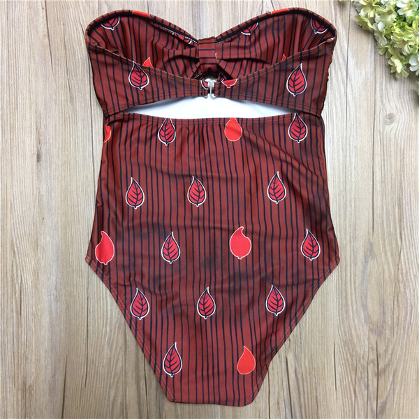 Costum intreg de dama in rosu cu imprimeu pentru doamne