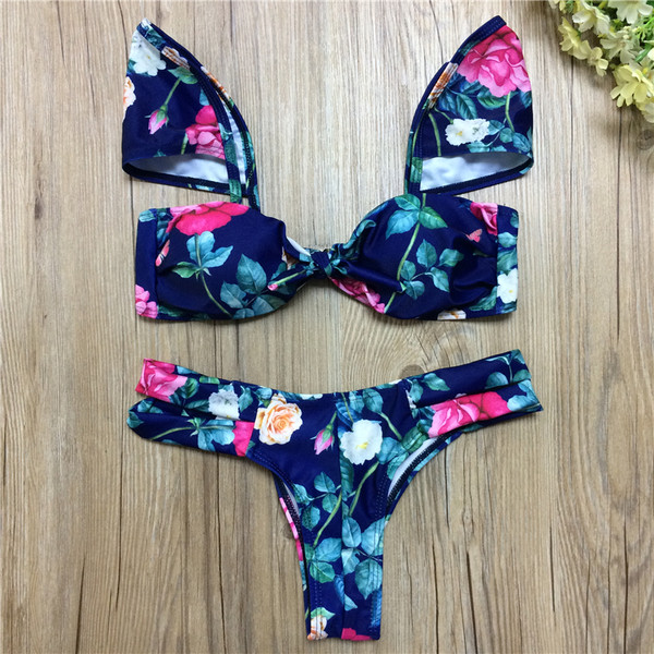 Costum de baie modern de dama din doua piese cu motive florale