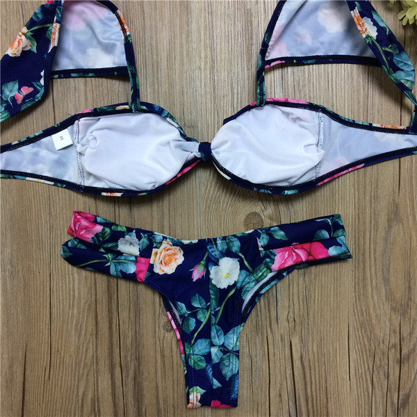 Costum de baie modern de dama din doua piese cu motive florale