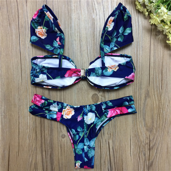 Costum de baie modern de dama din doua piese cu motive florale