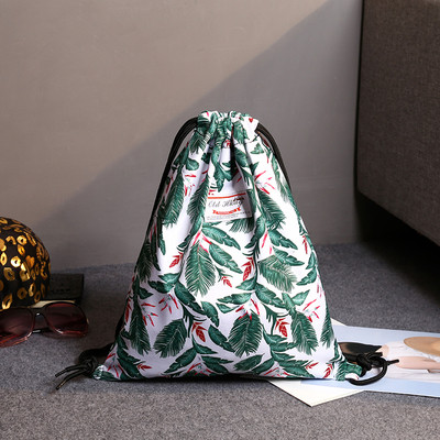 Γυναικείο σακίδιο με floral εκτύπωση με διπλές λεπτές λουρίδες