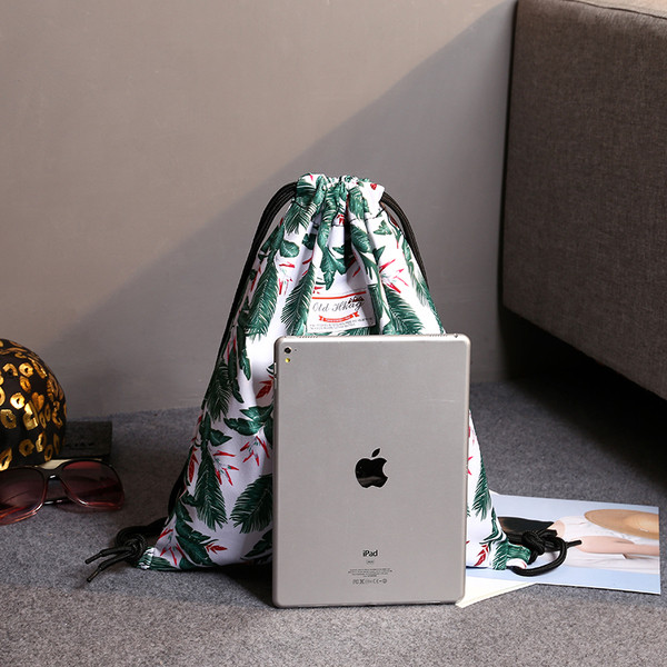 Γυναικείο σακίδιο με floral εκτύπωση με διπλές λεπτές λουρίδες