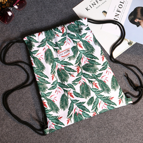 Γυναικείο σακίδιο με floral εκτύπωση με διπλές λεπτές λουρίδες