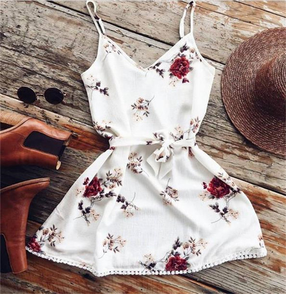 Lezser, lezser rövid nyári ruha hölgyeknek