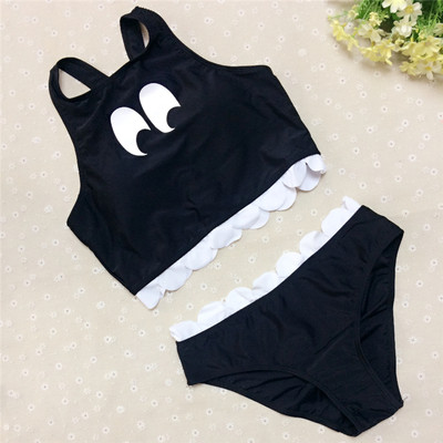 Interesant model de costum de baie de dama in doua parti negru cu aplicatie