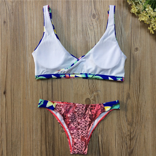 Costum de baie colorat din două piese de damă cu imprimeu