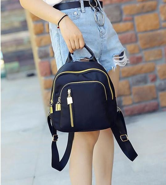 Rucsac mic de dama simplu de culoare neagra cu fermoar colorat