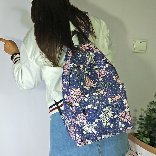 Rucsac de zi cu zi pentru femei cu bretele largi cu model floral