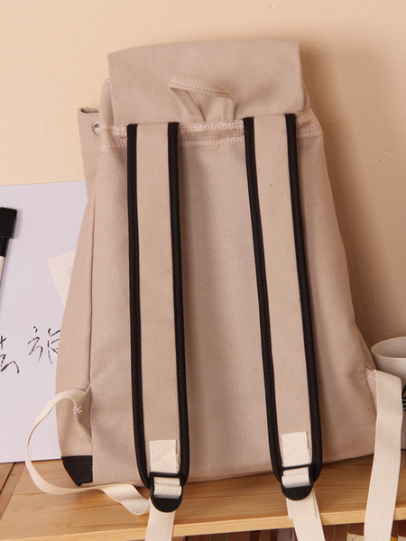 Rucsac de damă cu curele din piele ecologică, elemente metalice și inscripție