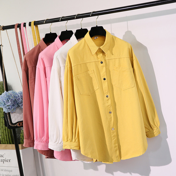 Ελεύθερο γυναικείο πουκάμισο με ζώνη σε διαφορετικά χρώματα