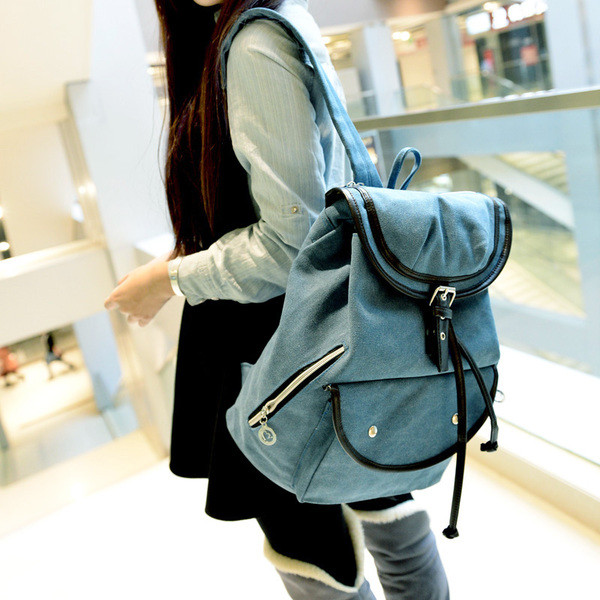 Rucsac de dama in trei culori potrivit pentru calatorii cu buzunar frontal